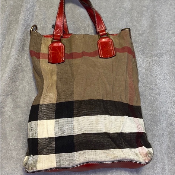 Burberry Handbags - Burberry bag authentic